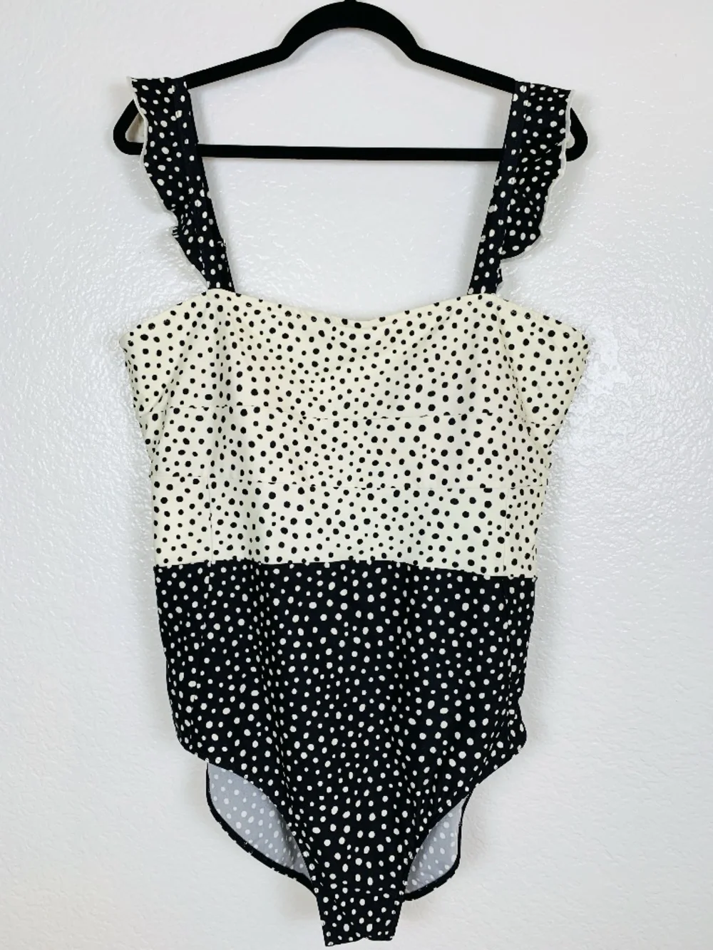 Summersalt The Ruffle Oasis One Piece Swimsuit Size 18 Black White Polka Dot